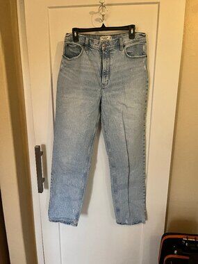 Abercrombie '90s Straight Ultra High Rise Jeans 31